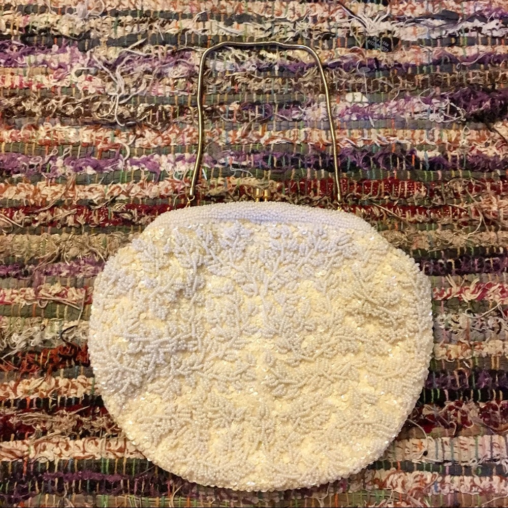 La Regale Ltd vintage cream beaded clutch